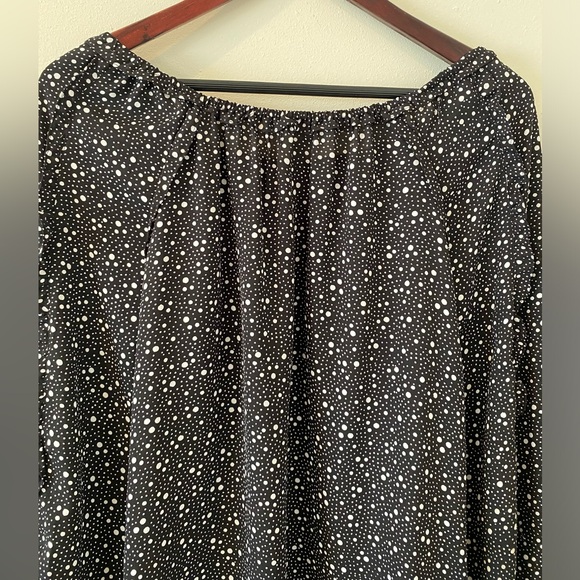 Max Studio Blouse Top Medium Polka Dot Black White Ruffles Smocked Lightweight - Picture 7 of 7